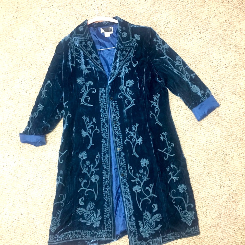 Aris A Brand… Beautiful Velvet Jacket Size L